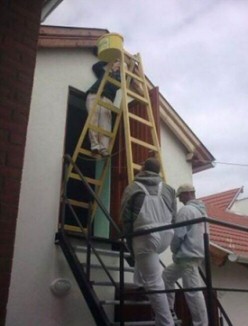 Funny ladder safety picture 