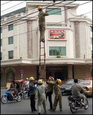 Ladder safety picture - Street