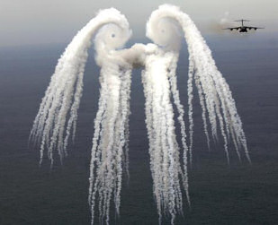 Globemaster releases flares