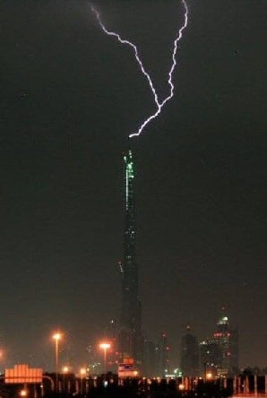 Lightning at Burj Dubai