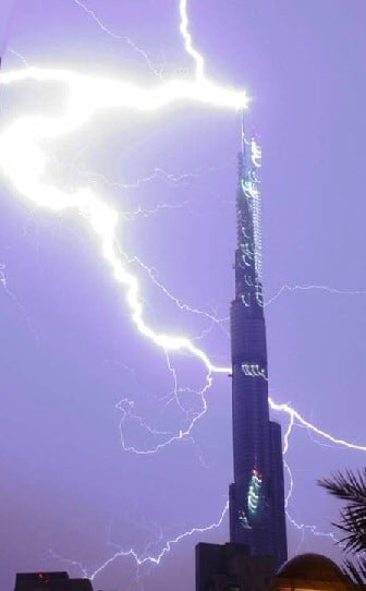 Lightning at Burj Dubai