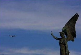Clever Picture Plane Statue